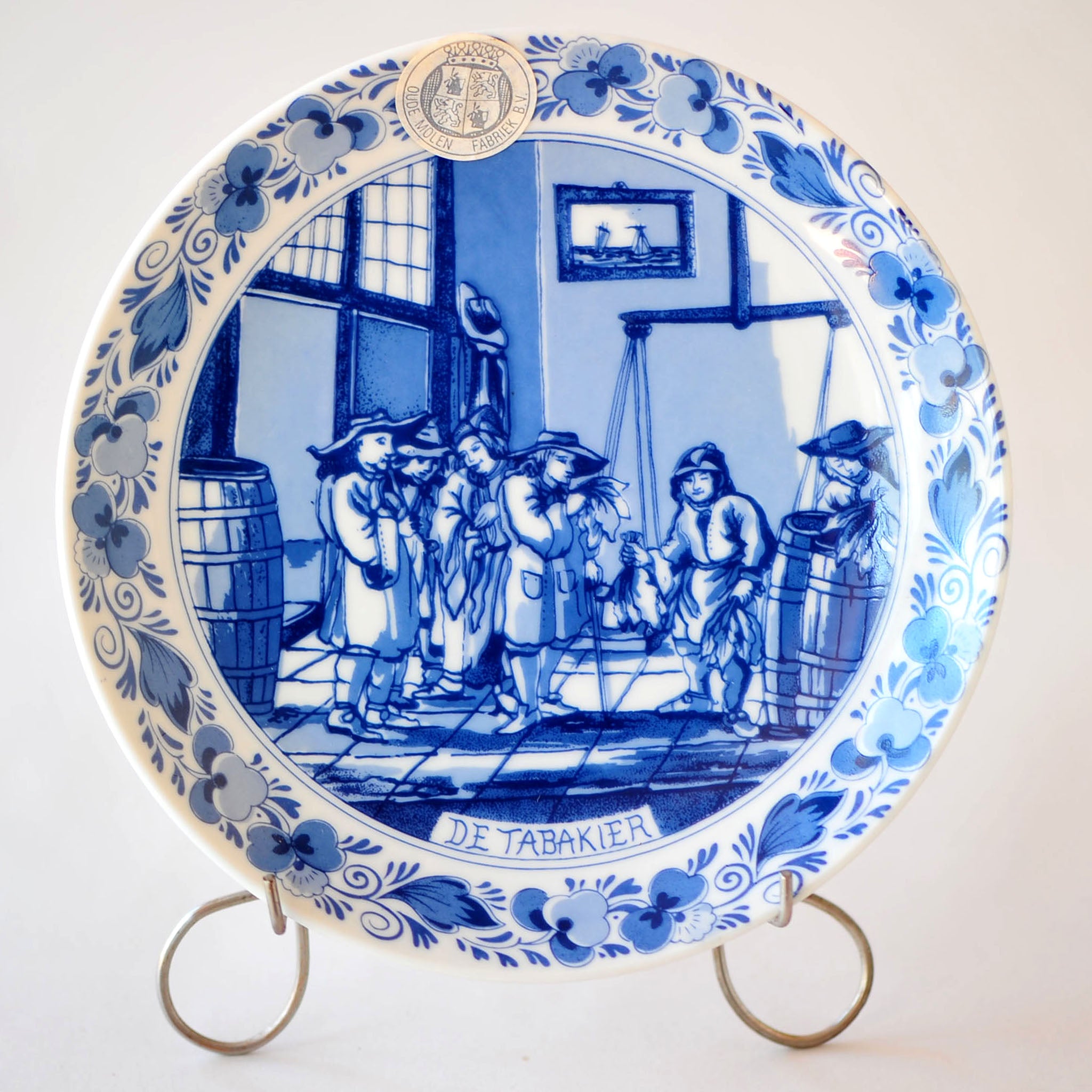 Oude Molen Delft Blue Plate — "De Tabakier" (The Tobacconist)