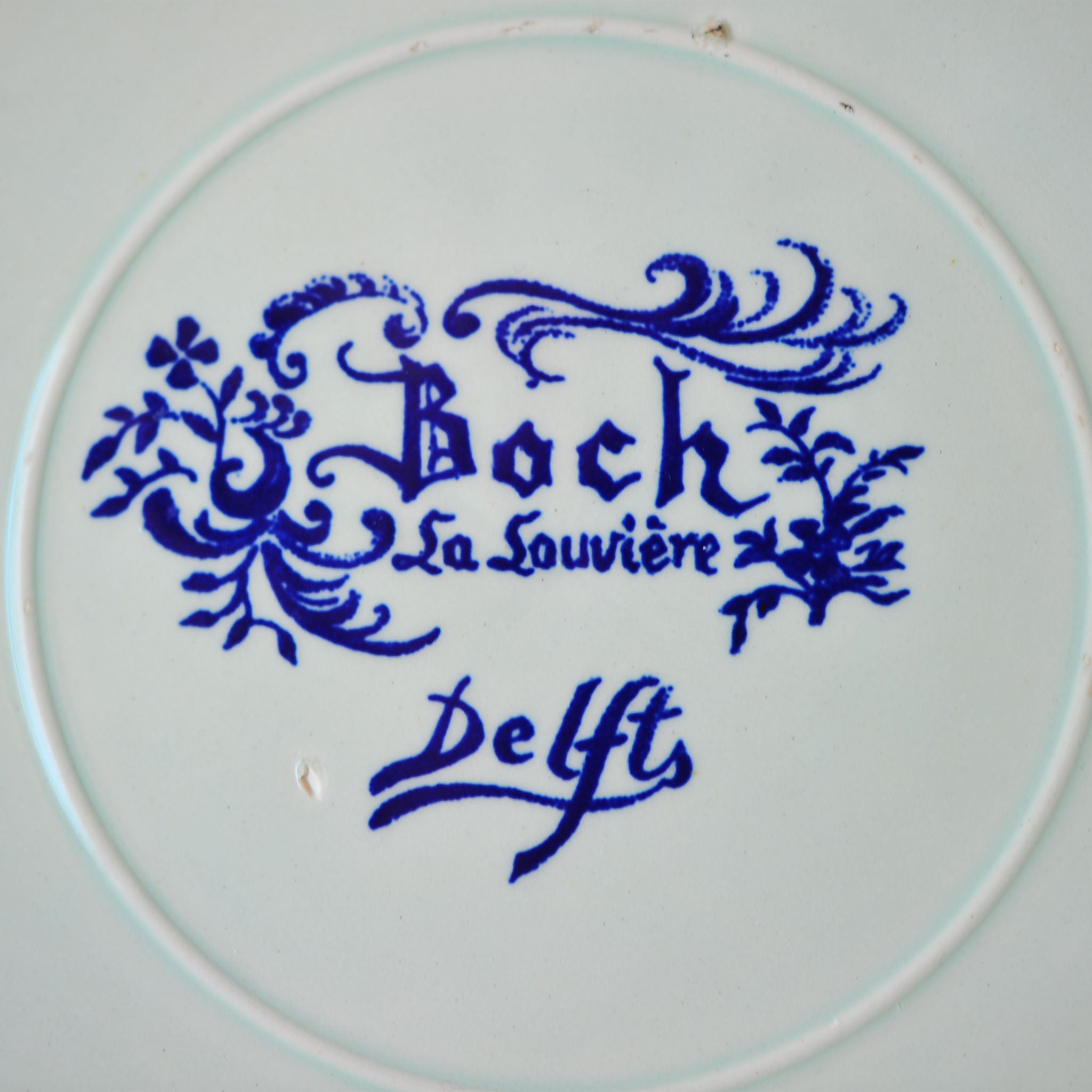 Boch La Louvière "Delfts" Plate — Tavern & Trellis Scene
