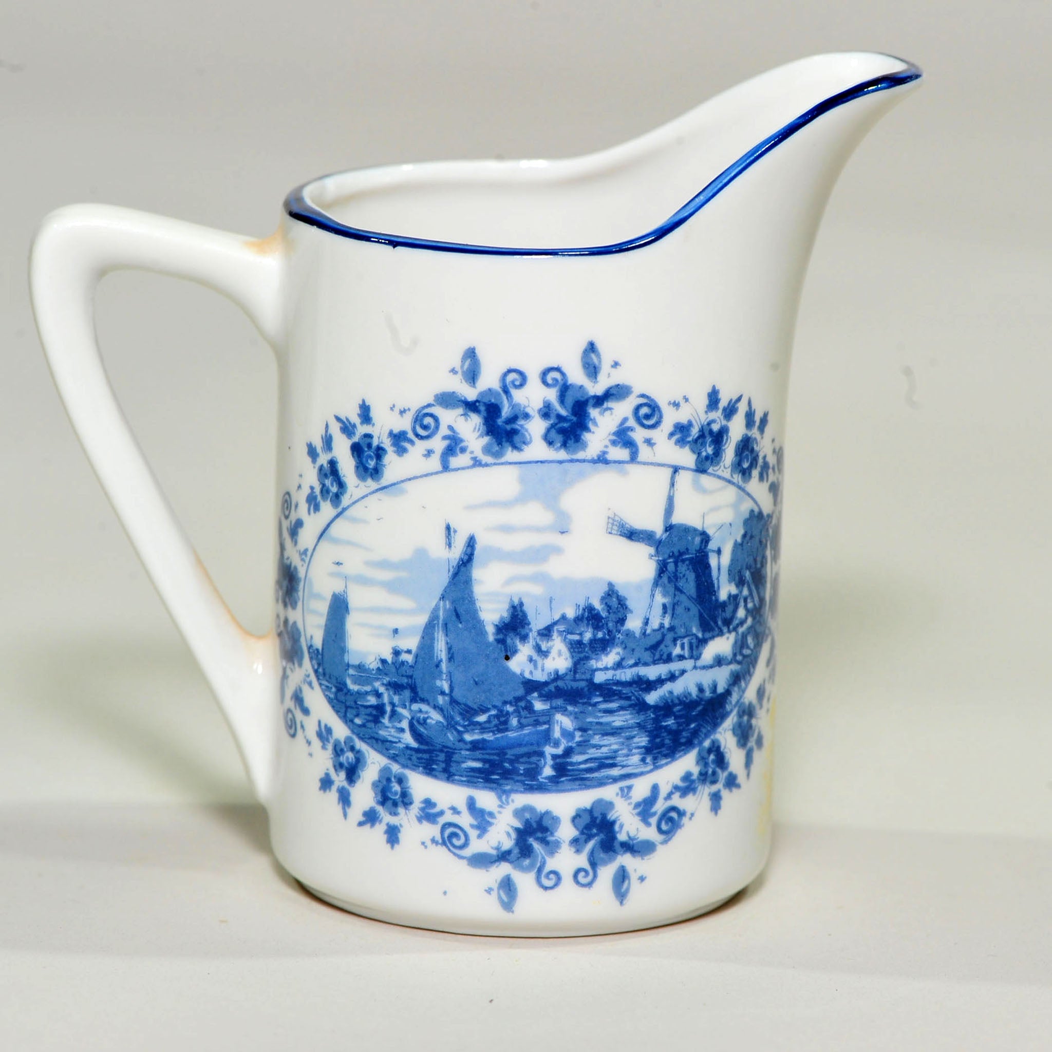 Delft Blauw Milk Jug — Oude Molen Fabriek, Windmill & Sailboat Scene, 9cm