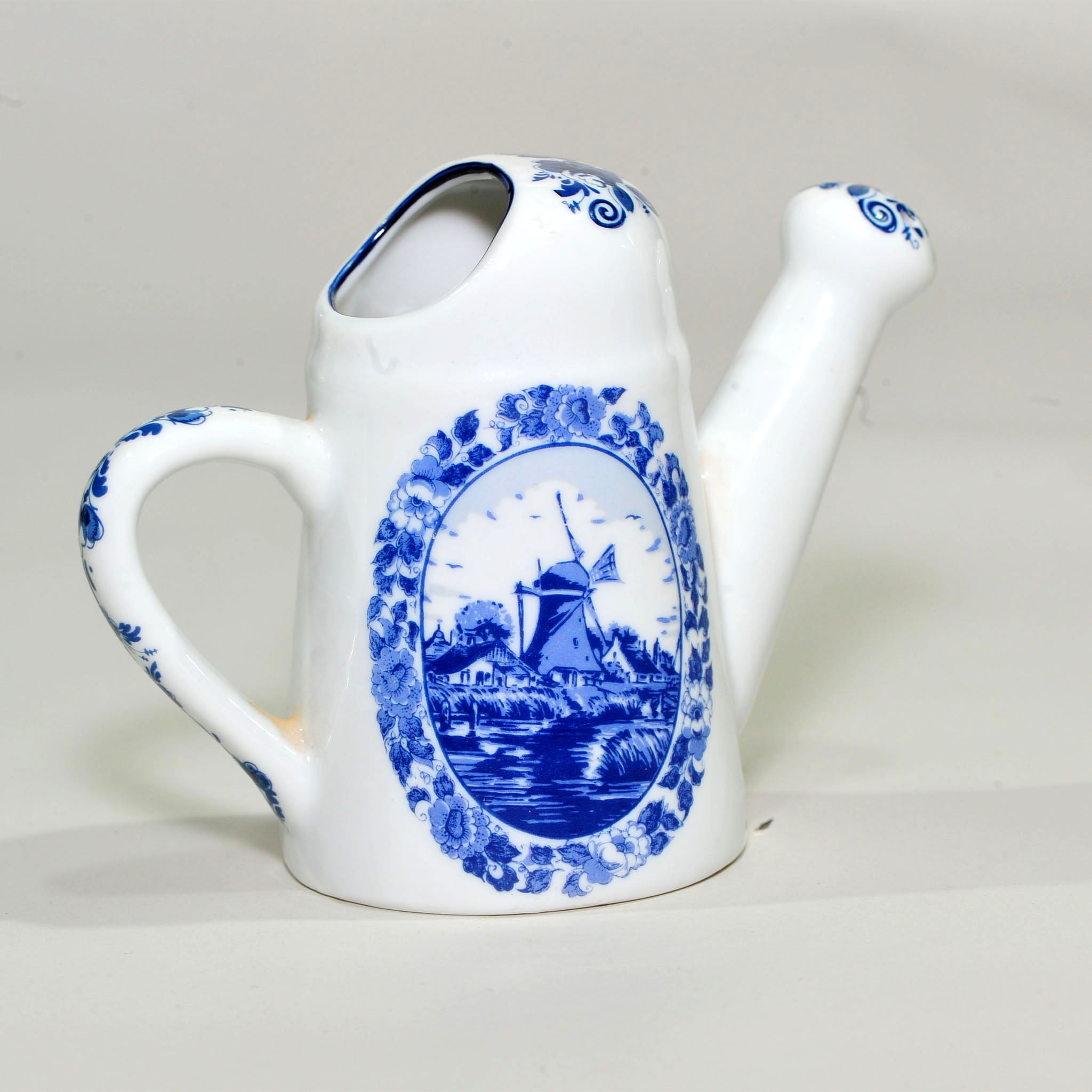 Delft Blauw Miniature Watering Can — Windmill Landscape Scene, Decorative Novelty Jug, 10cm