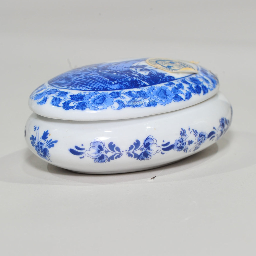 Delft Blauw Oval Lidded Trinket Box — Harbour Sailboat Scene, Oude Molen Fabriek, 11cm