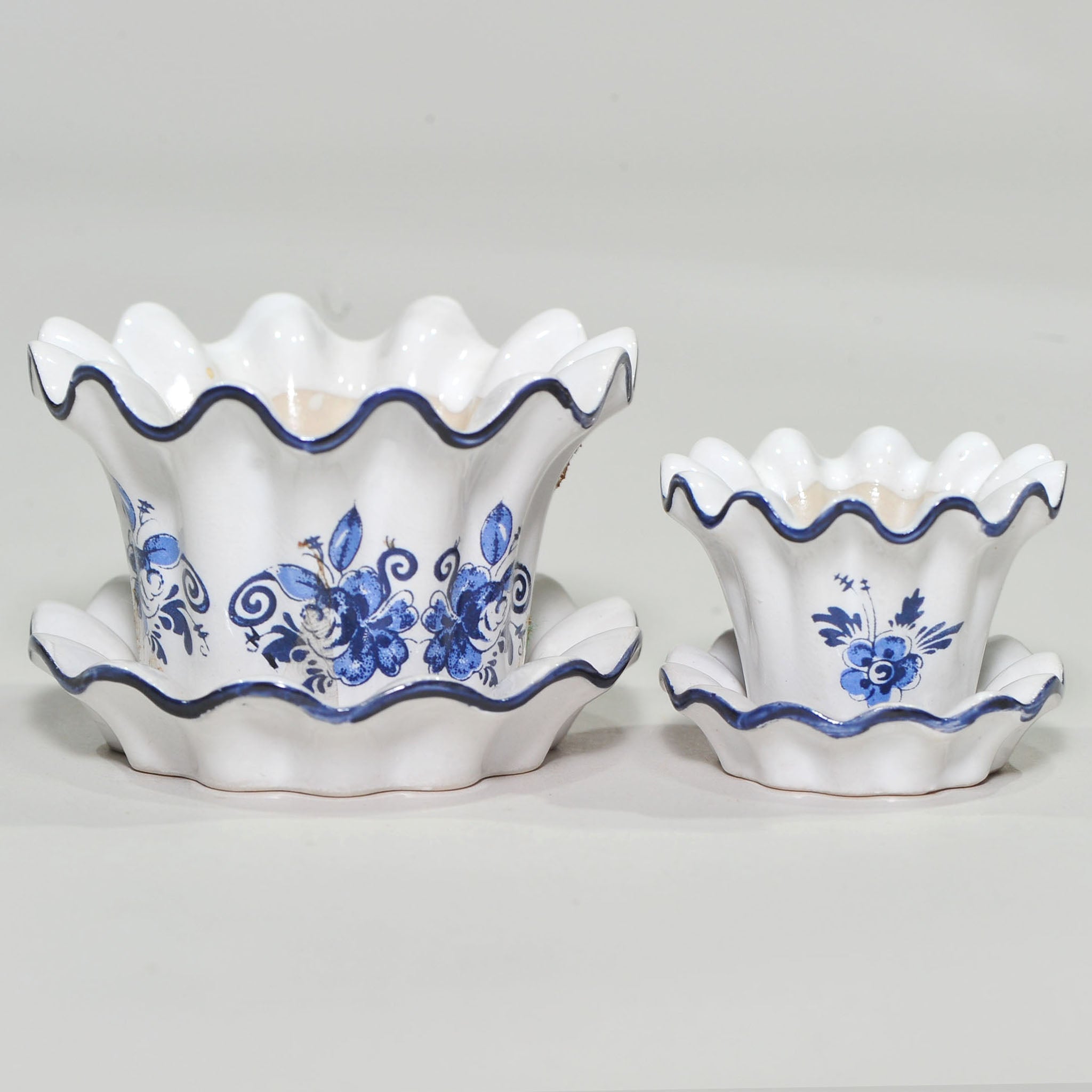 Pair of Scalloped Blue & White Planters with Saucers — Fluted Floral Design, Graduated Sizes