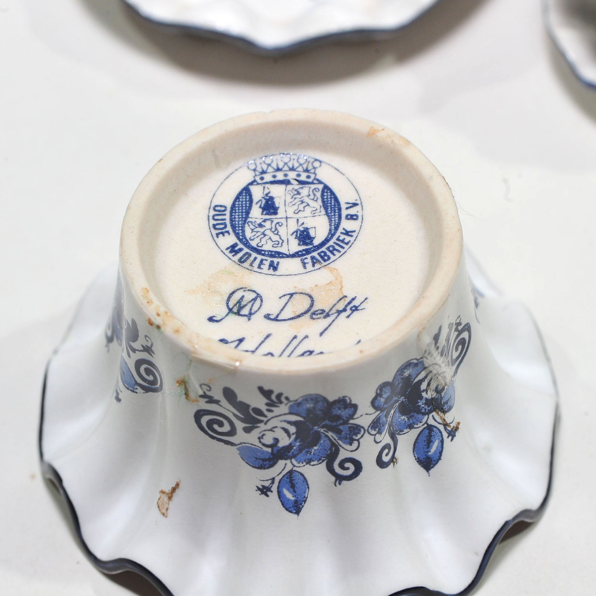 Pair of Scalloped Blue & White Planters with Saucers — Fluted Floral Design, Graduated Sizes